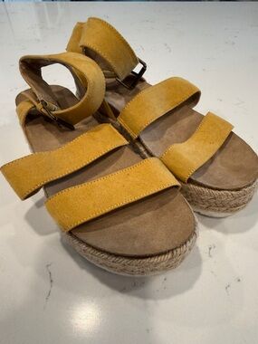 Universal Thread Yellow Suede Triple-Strap Espadrille Sandals